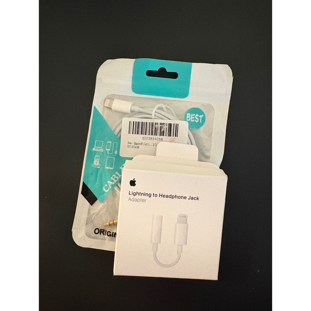 Apple, User: dragoljevicdijana@gmail.com iPhone 7/8 headphone jack adapter w/ co - Picture 2 of 3